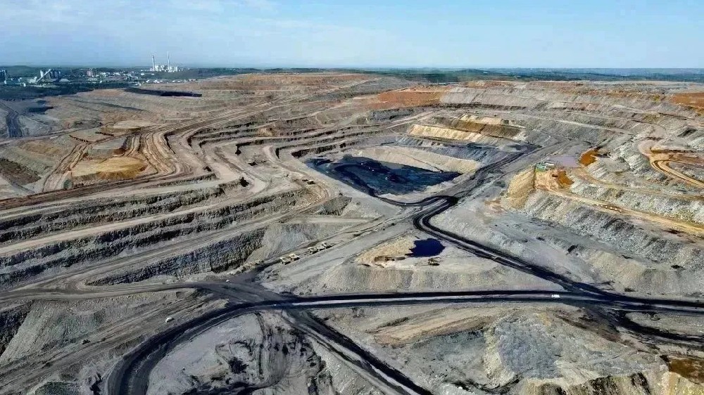 【公司喜報(bào)】 由我公司參建的準(zhǔn)能集團(tuán)黑岱溝露天煤礦配套選煤廠通過國家中級(jí)智能化選煤廠驗(yàn)收